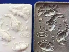 “現(xiàn)在的機雕到底多厲害？一分鐘就能雕出個玉牌？”